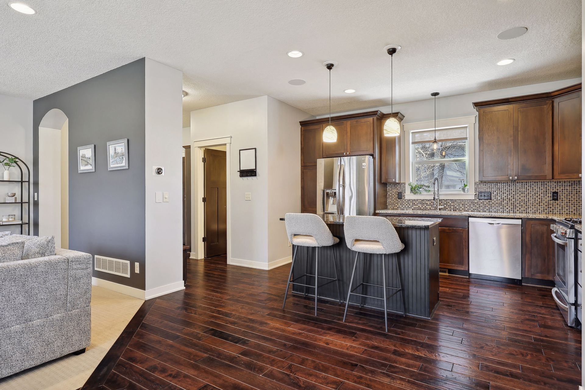 Building Photo - 2019 Louisiana Ave S