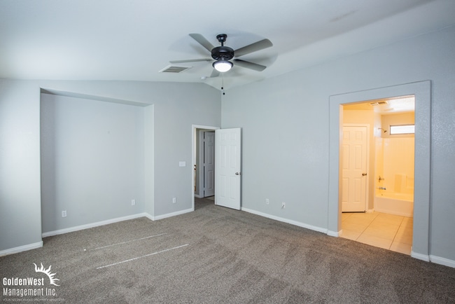 Building Photo - Beautiful 4Bdm 3.5Ba Home in East Las Vegas!