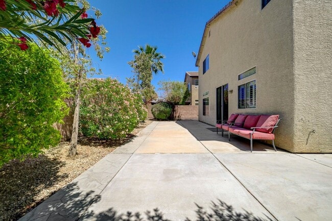 Building Photo - STUNNING 4 Bedroom, 2 Story Home featuring...
