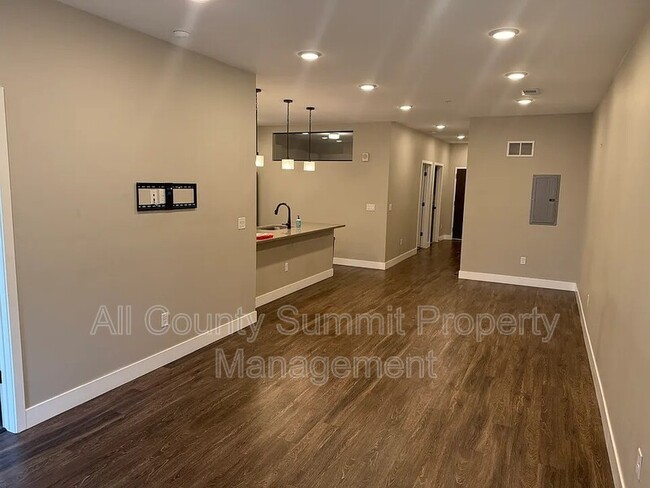 Building Photo - 2729 W 28th Ave