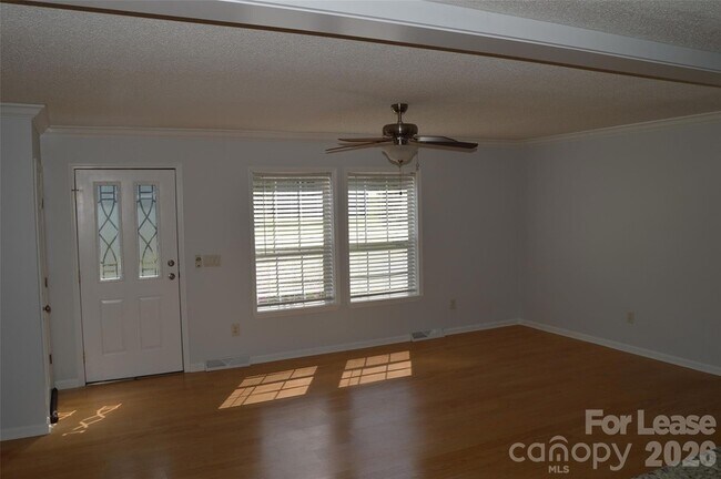 Building Photo - 118 Grain Dr