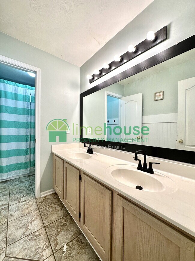 Building Photo - 4413 Valera Ct