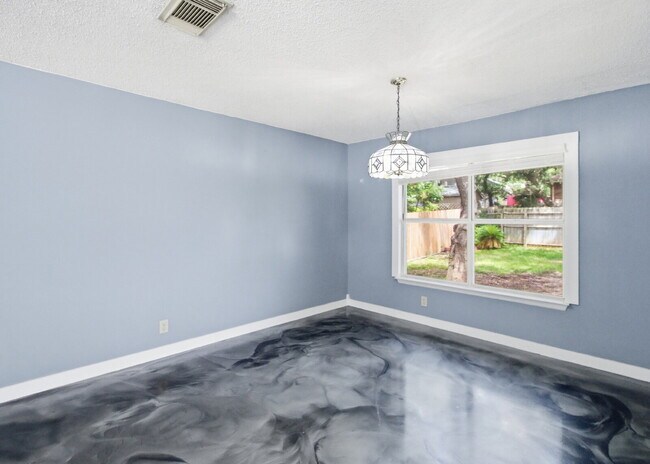 Building Photo - "Charming 3-Bed in Schertz with Spacious 2246 Sq Ft Layout!"