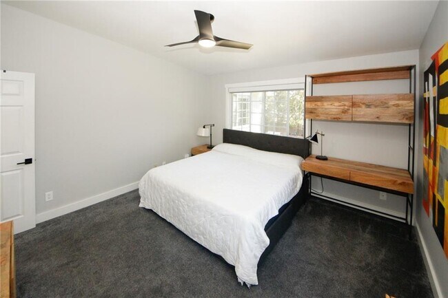 Building Photo - 1468 Briarwood Rd NE