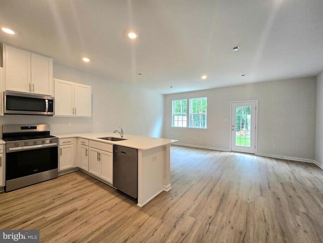 Building Photo - 8 Whaler Dr