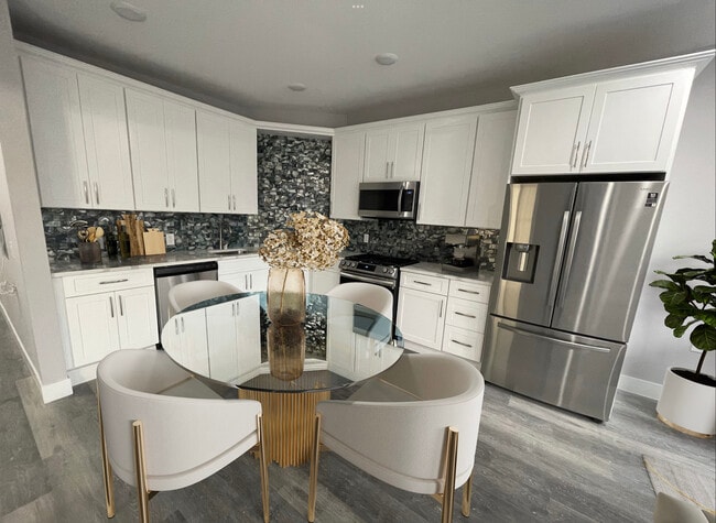 Building Photo - 344 Communipaw Ave