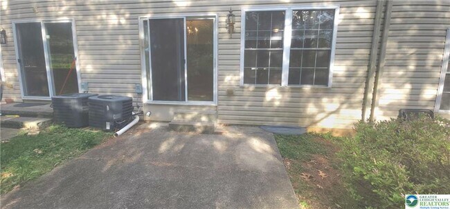 Building Photo - 1600 Greystone Cir