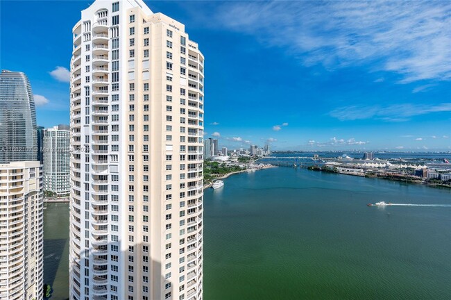 Building Photo - 808 Brickell Key Dr