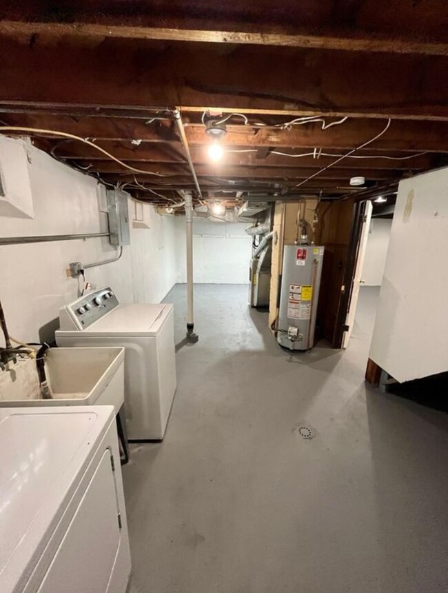 Laundry / Utility Room - 19621 Avalon St