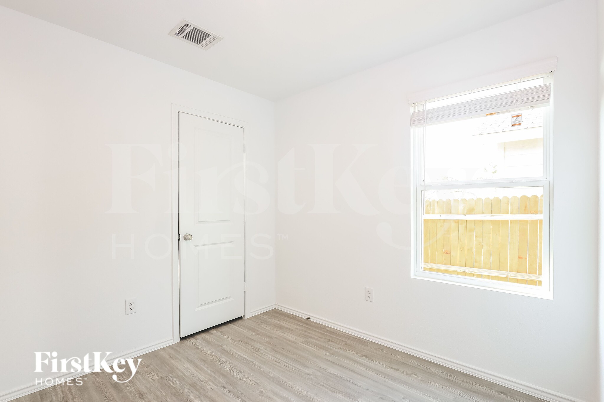 Building Photo - 8323 Piedra Medina