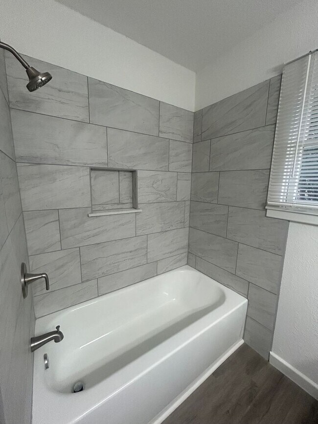 Building Photo - Newly renovated 3 bedroom in Central Waco