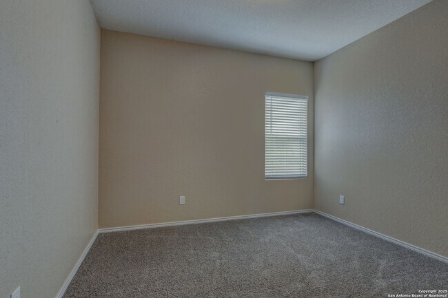 Building Photo - 3931 Somers Crest