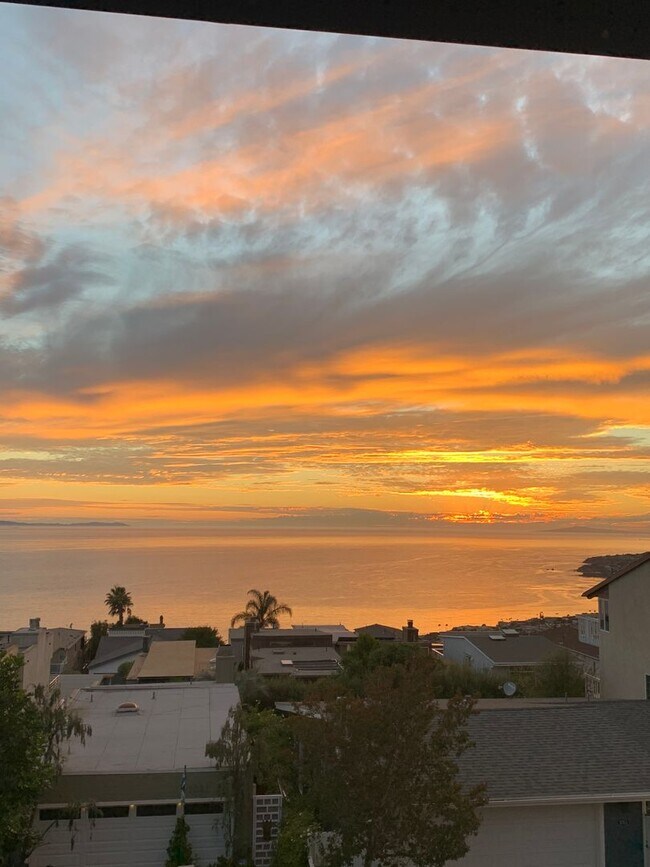 Building Photo - Gorgeous Contemporary Hilltop Laguna Beach Home - PANORAMIC OCEAN & CATALINA VIEWS!