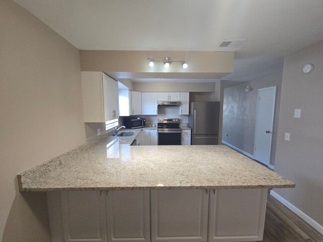 Building Photo - Nicely remodeled 2 bath 2 bed home