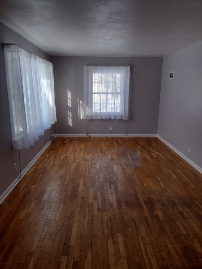 Building Photo - 1328 Wilson Dr