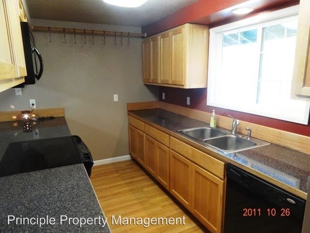 Building Photo - 3 br, 2 bath House - 4871 Daisy Street