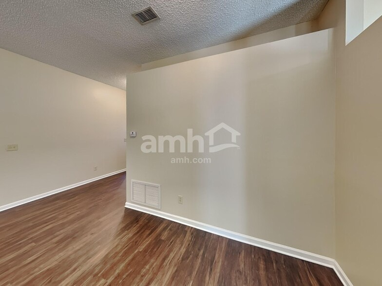 Building Photo - 1758 Dartmouth Dr