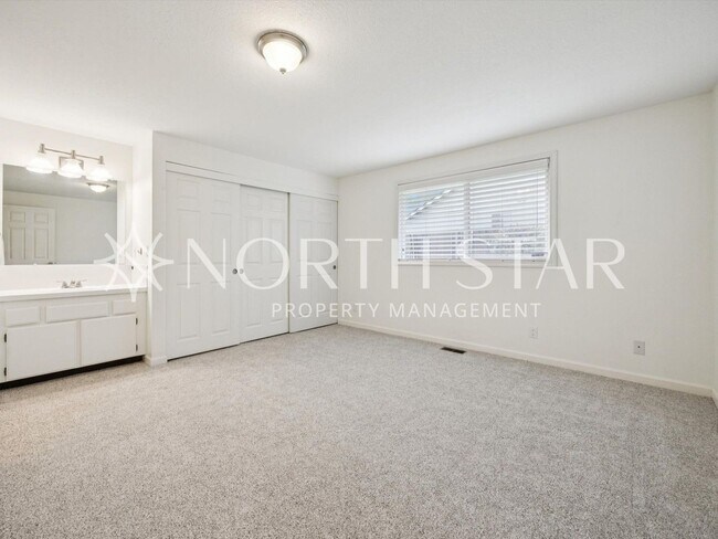 Building Photo - Beautifully Maintained Single-Level Home with Modern Touches