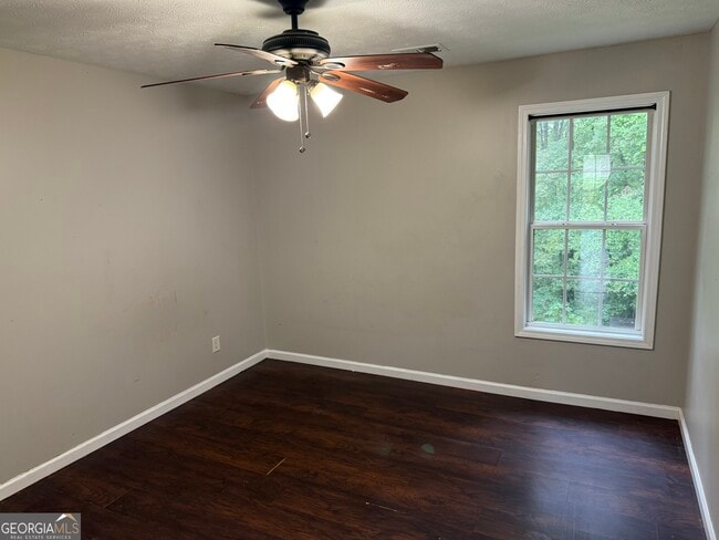 Building Photo - 573 Elrod Ave