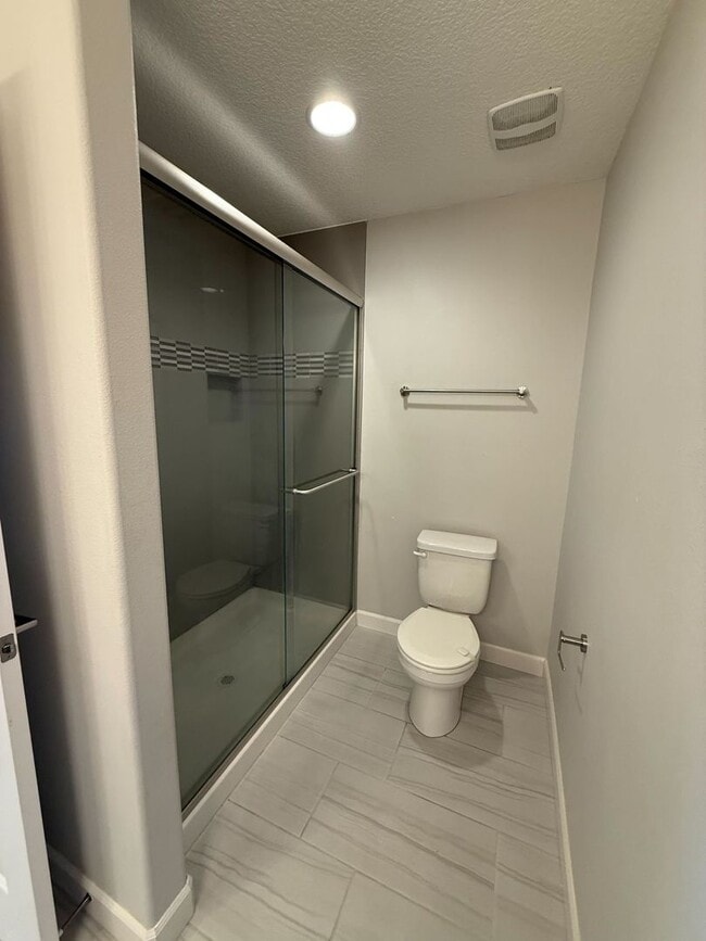 Building Photo - Beautiful 3Bd/2.5Ba Salmon Creek Home!