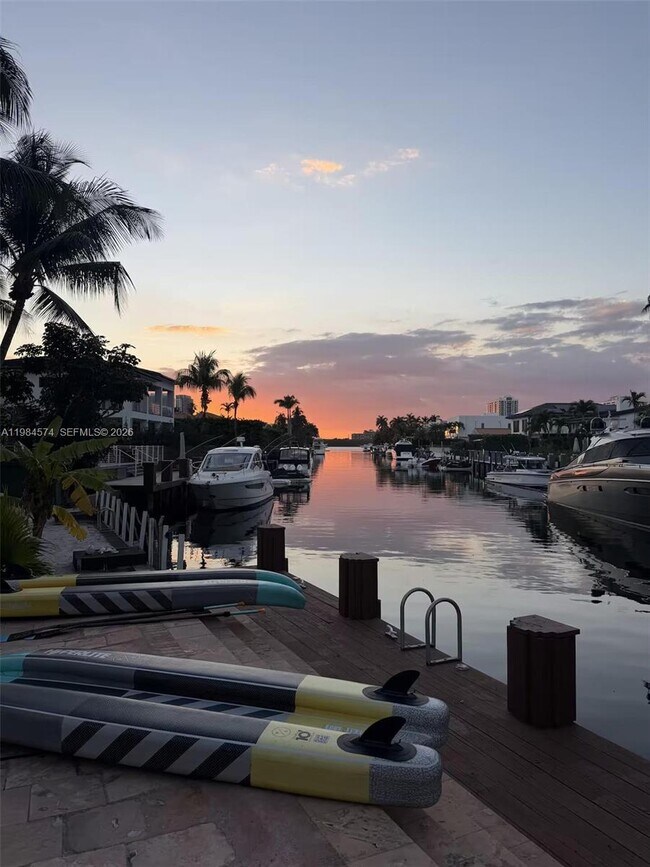 Building Photo - 3401 NE 165th St