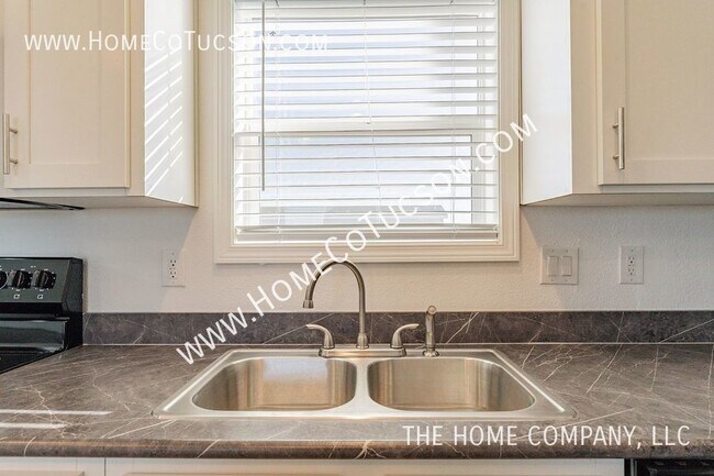 Building Photo - 11550 S Nogales Hwy