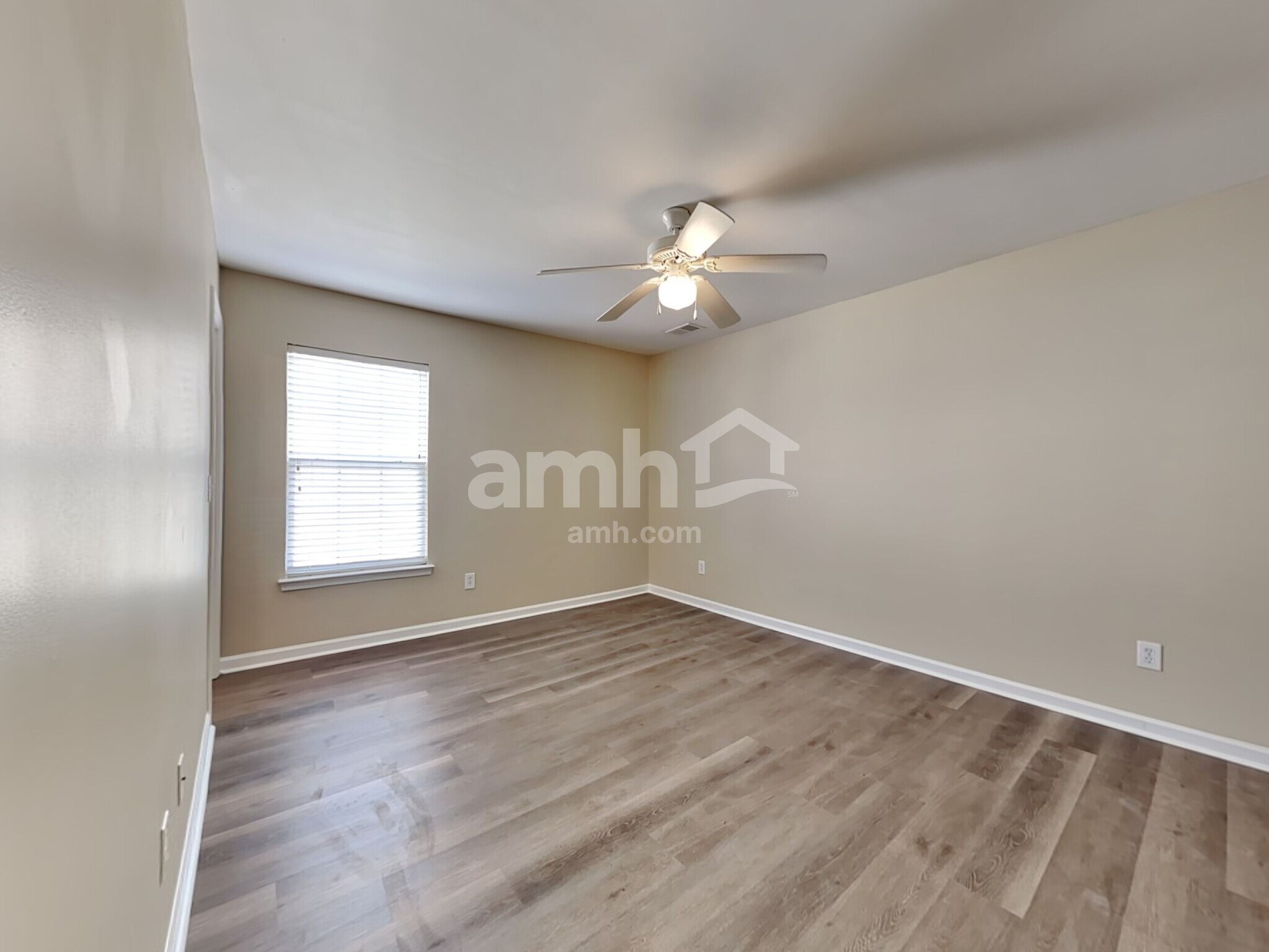 Building Photo - 9476 Falling Embers Ln