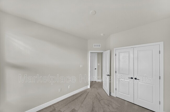 Building Photo - 4332 Roland Heights Ave