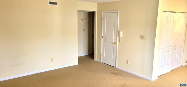 Building Photo - 1356 Villa Way