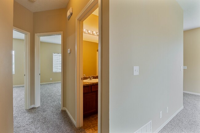 Building Photo - 14252 Newport Ave