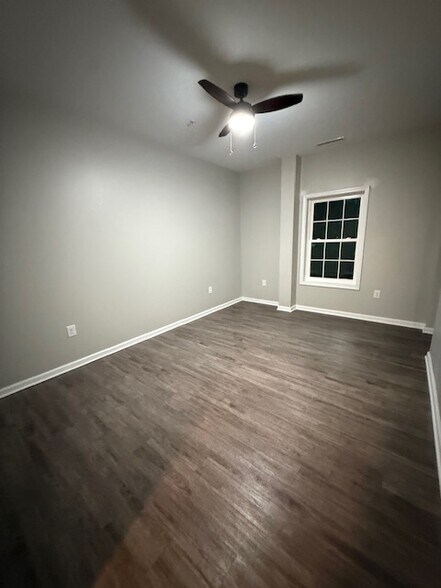 Building Photo - 1504 Ewing Pk Lp