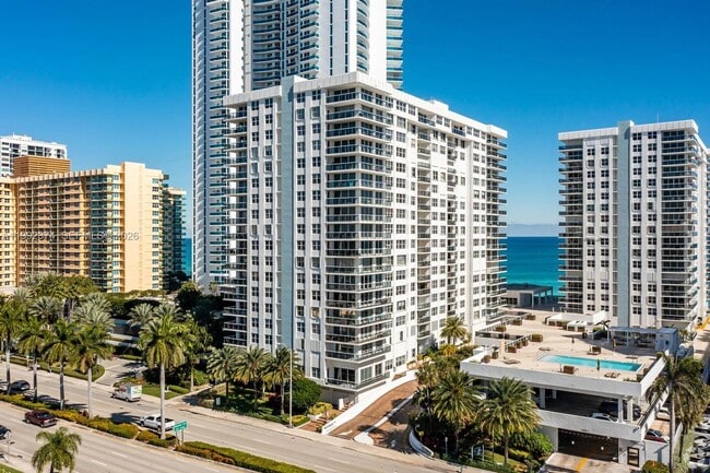 Building Photo - 2751 S Ocean Dr
