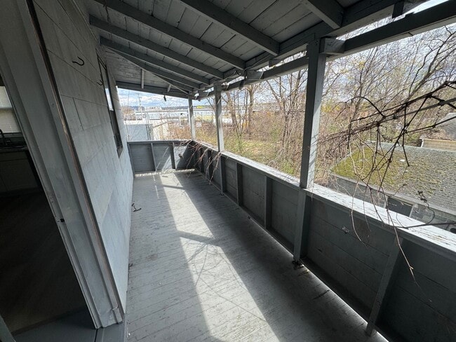 Building Photo - 1030 19th St