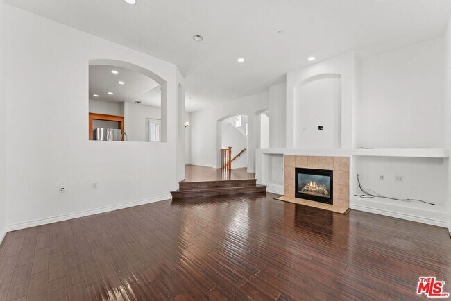 Building Photo - 5738 S Celedon Creek
