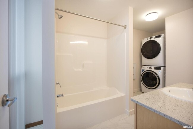 Building Photo - 509 9th St