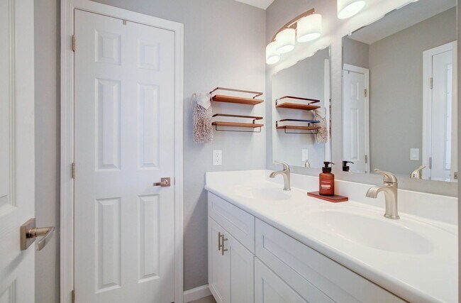 Building Photo - 17802 N 41st Ave