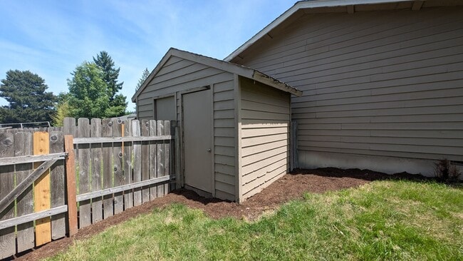 Building Photo - Great duplex unit in Sherwood!