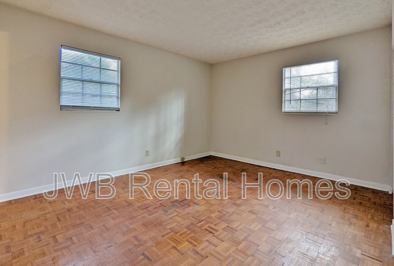 Building Photo - 11800 Mandarin Forest Dr