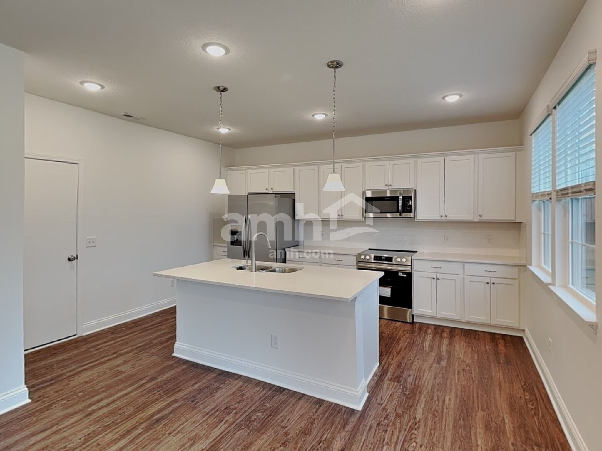 Building Photo - 8466 Northpoint Dr
