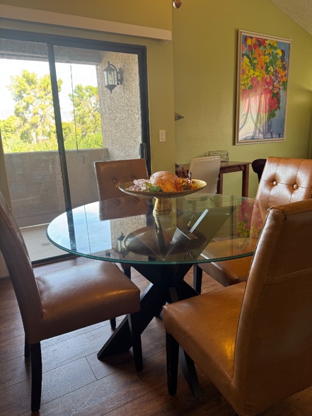 Building Photo - 2194 N Pantano Rd