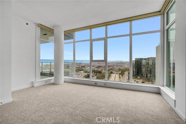 Building Photo - 411 W Seaside Way