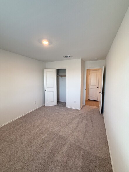 Building Photo - 309 Trinity River Holw