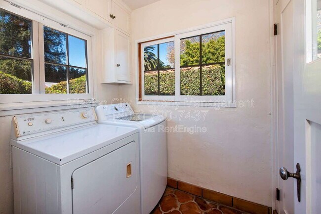 Building Photo - 0 E Junipero St