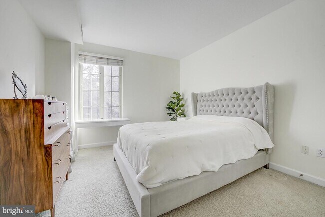 Building Photo - 1441 Rhode Island Ave NW