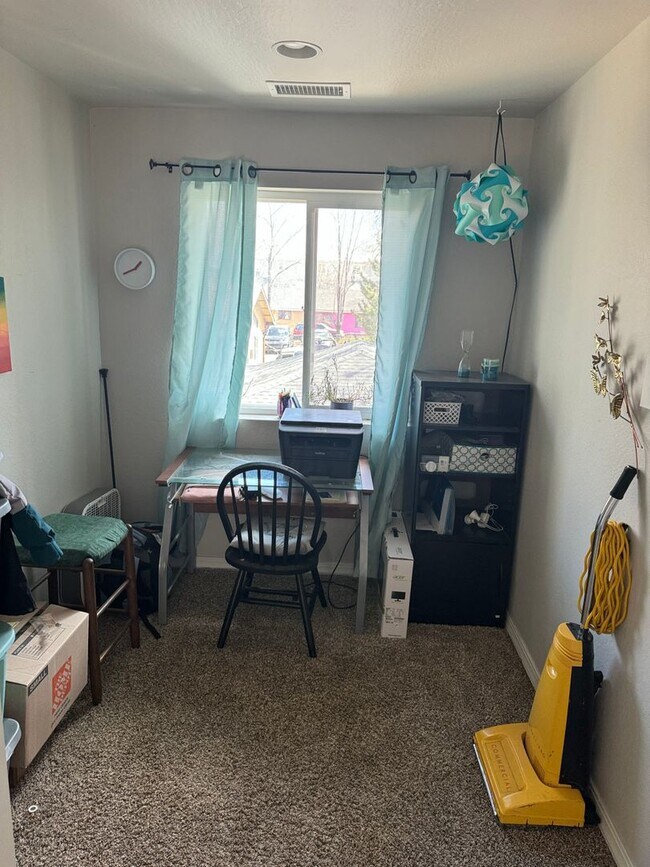 Building Photo - Spacious 3BR Home | Private Bathrooms + Ample Off Street Parking