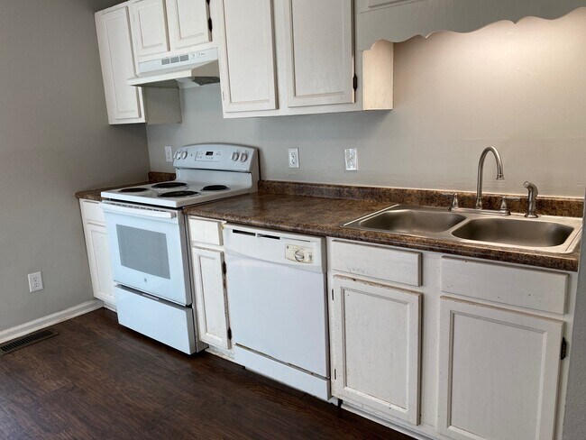 Building Photo - 257 Tinker Hill Cv