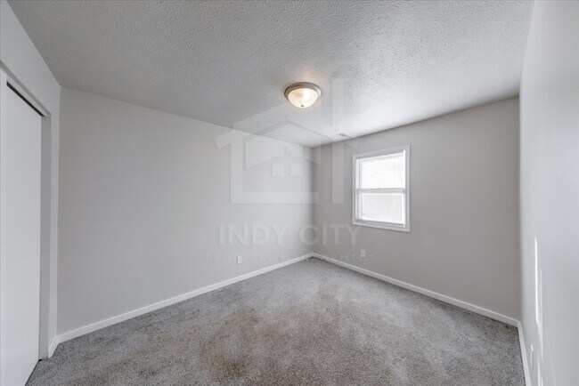 Building Photo - 205 N Manngrove Ln
