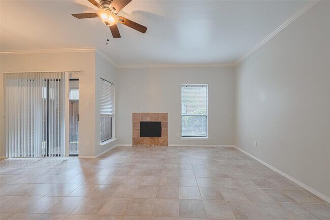 Building Photo - 2025 Augusta Dr