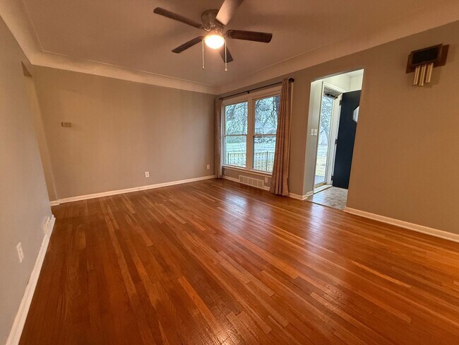 Building Photo - 3 bd 2 bath Ranch in Willoughby