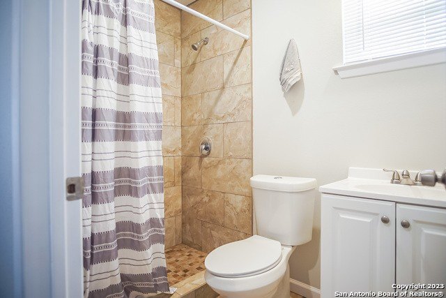 Building Photo - 303 Victor St